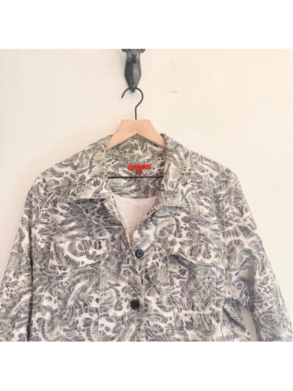 Joni B. Women's White/Gray Paisley Utility Jacket Size XL - Picture 3 of 6